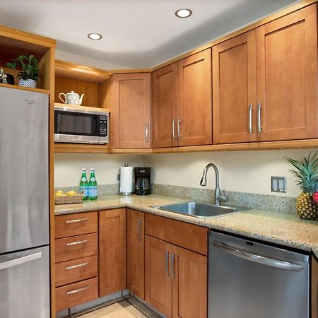 Beautiful 1 Bedroom Condo With Ocean Views | Oceanfront Кихеи Екстериор снимка